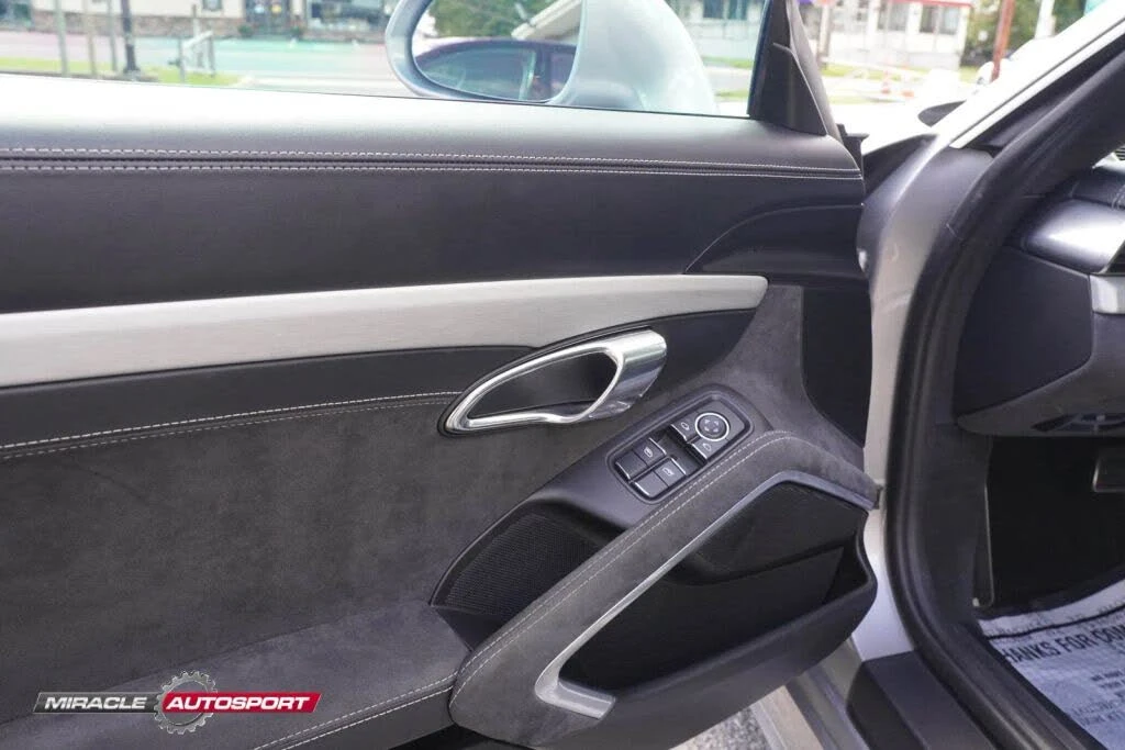 2015 Porsche 991 GT3 - Image 16 of 31