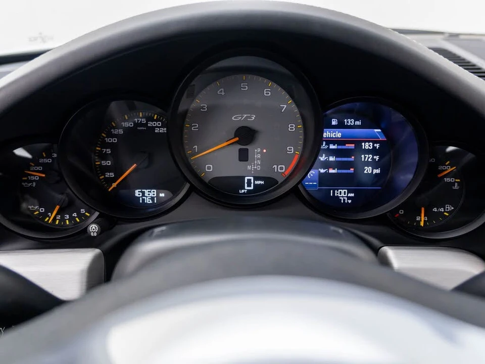 2015 Porsche 991 GT3 - Image 29 of 31