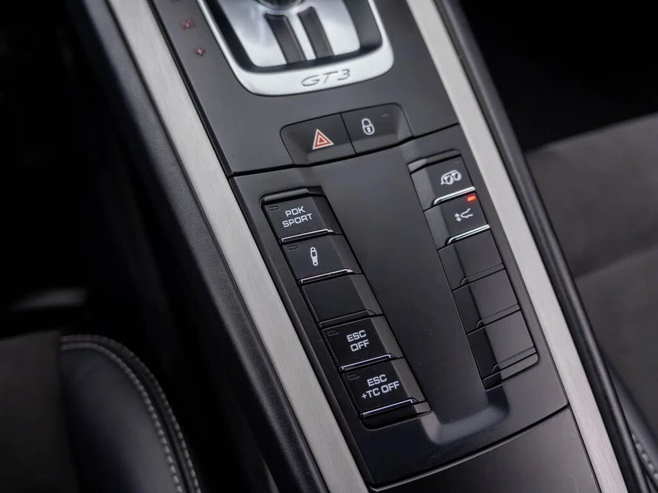 2015 Porsche 991 GT3 - Image 24 of 31
