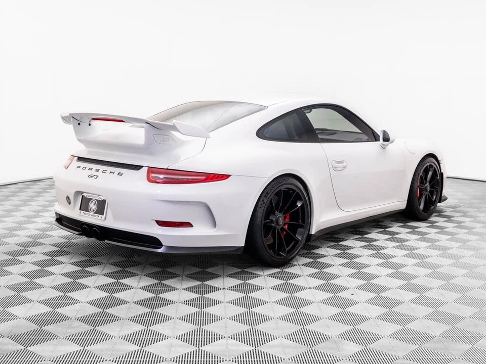 2015 Porsche 991 GT3 - Image 8 of 31