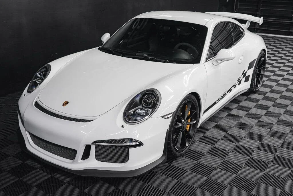 2015 Porsche 991 GT3 - Image 29 of 31