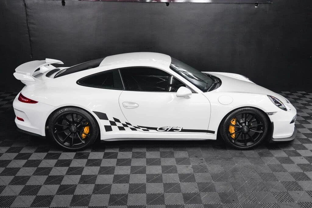 2015 Porsche 991 GT3 - Image 17 of 31