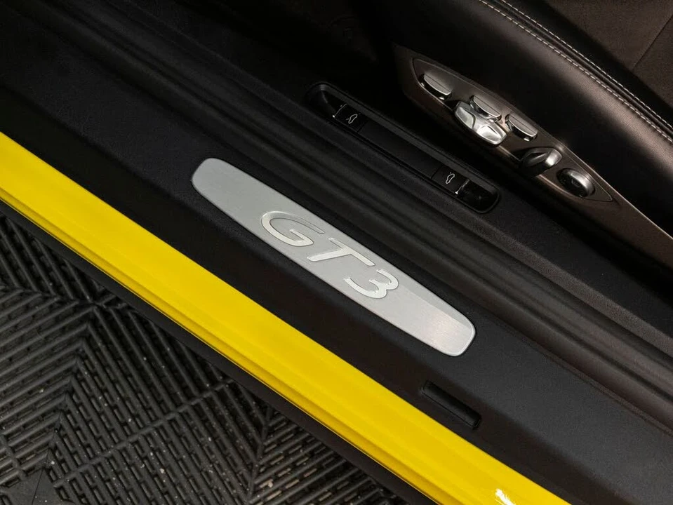 2015 Porsche 991 GT3 - Image 28 of 31