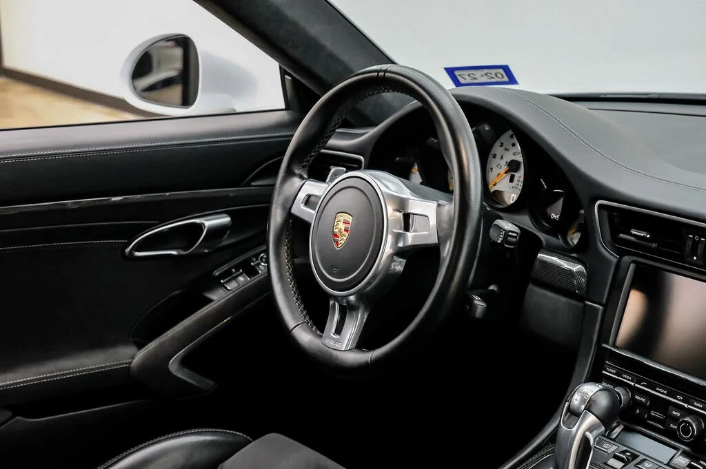 2015 Porsche 991 GT3 - Image 16 of 31