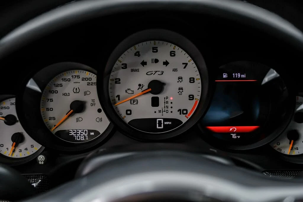 2015 Porsche 991 GT3 - Image 19 of 31