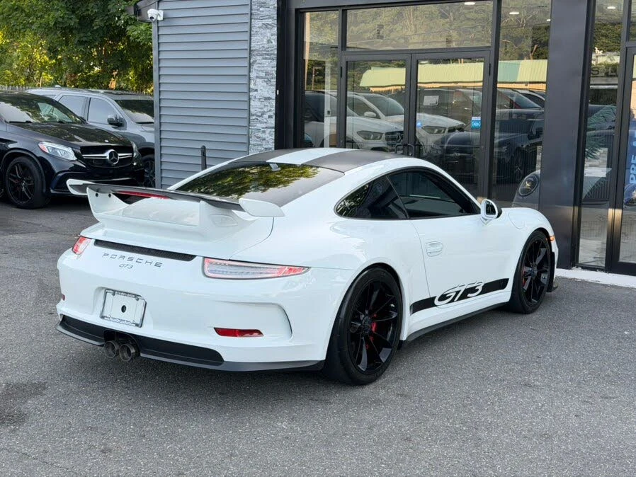 2015 Porsche 991 GT3 - Image 27 of 31