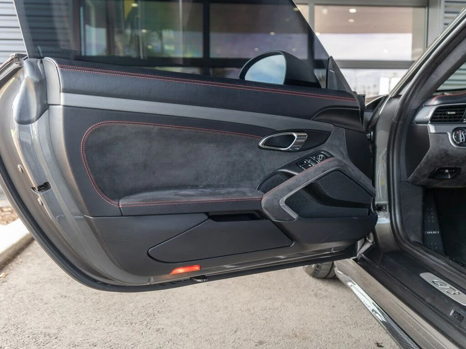 2015 Porsche 991 GT3 - Image 28 of 31