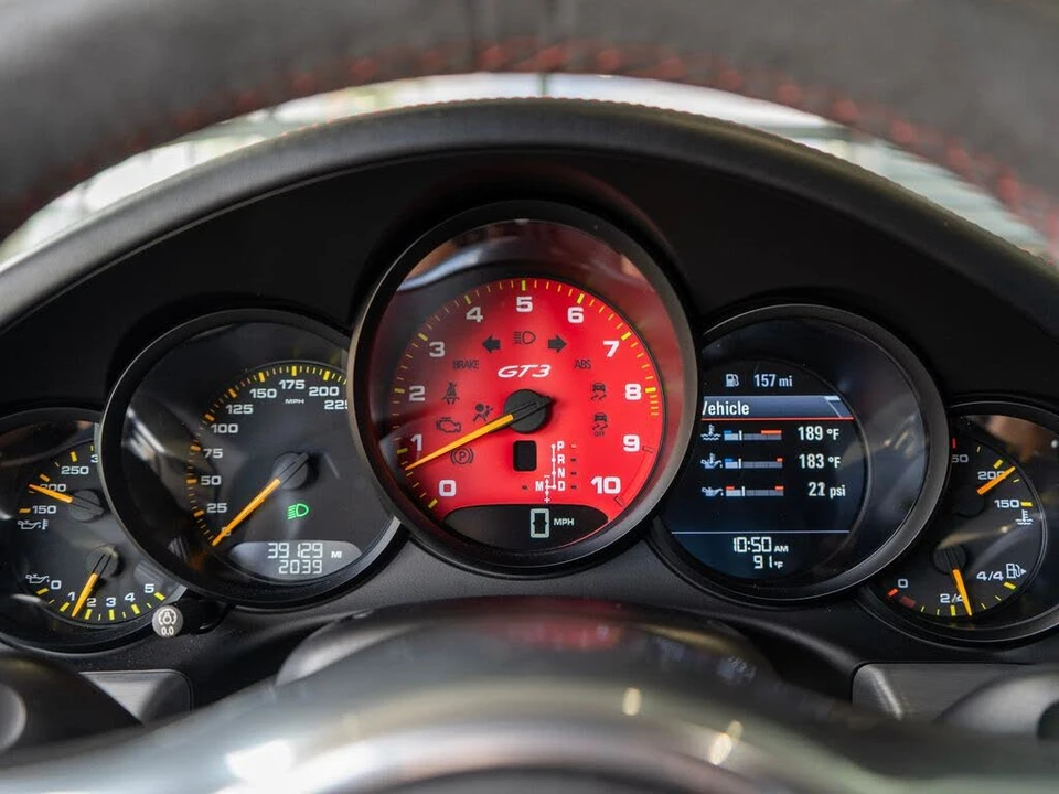 2015 Porsche 991 GT3 - Image 17 of 31