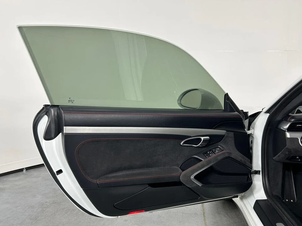 2015 Porsche 991 GT3 - Image 14 of 31