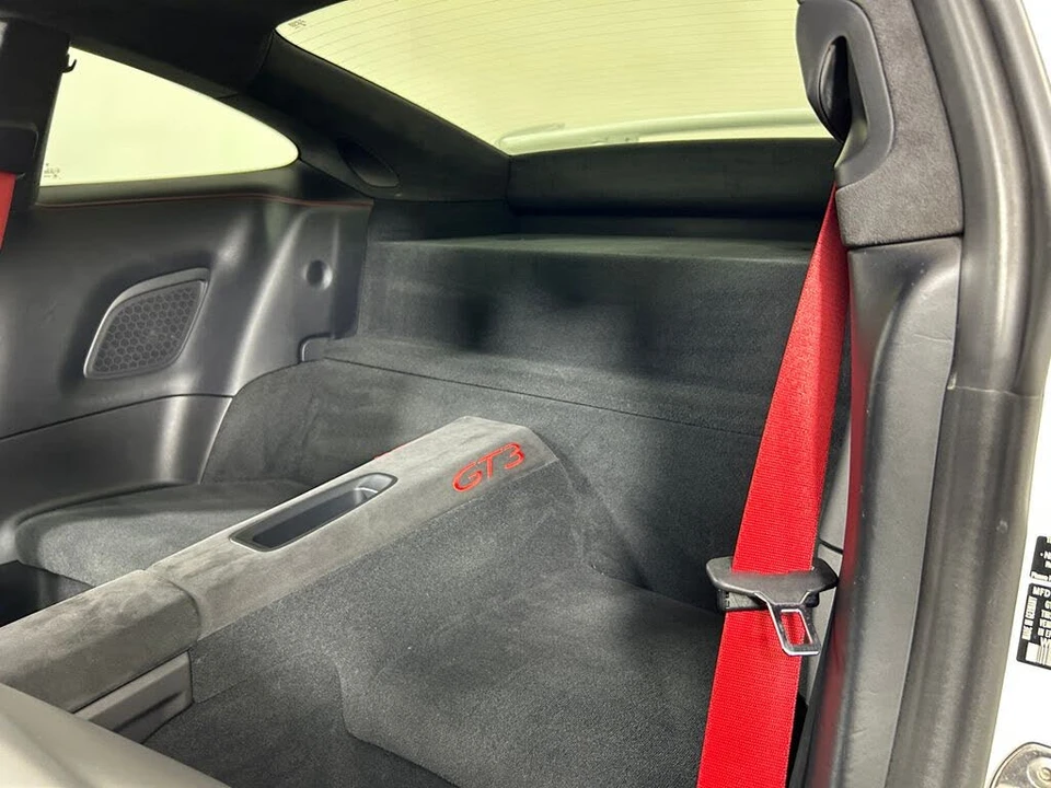 2015 Porsche 991 GT3 - Image 27 of 31