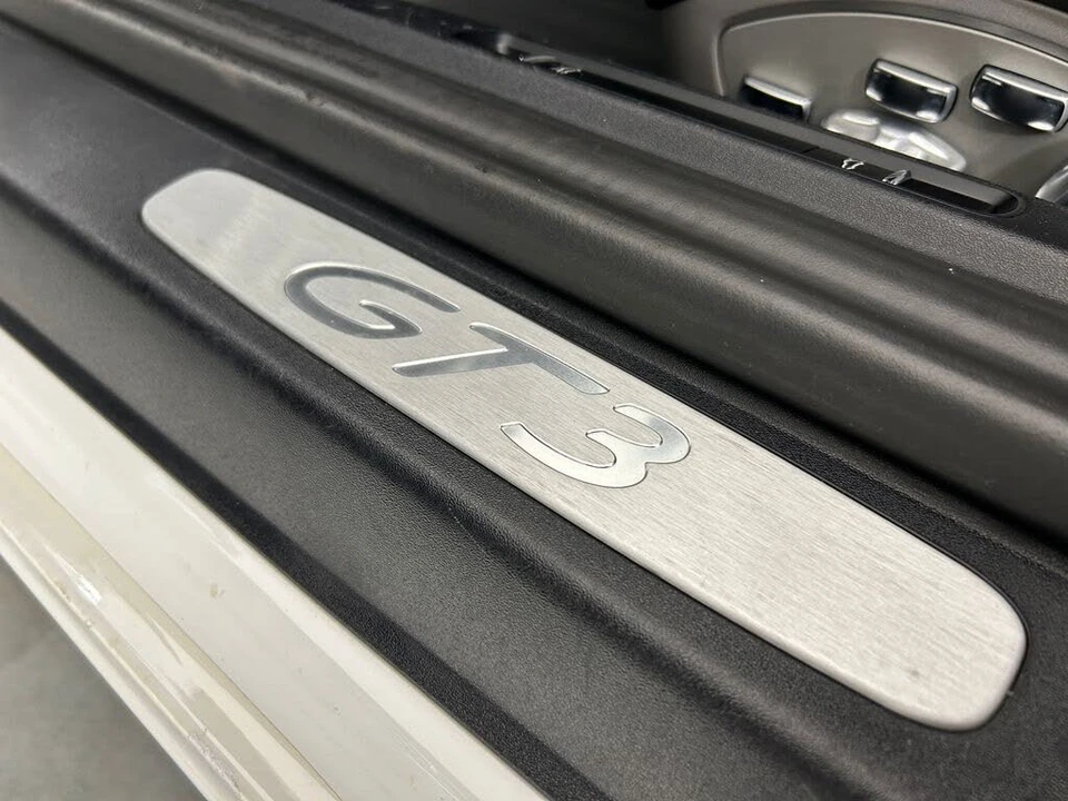 2015 Porsche 991 GT3 - Image 15 of 31