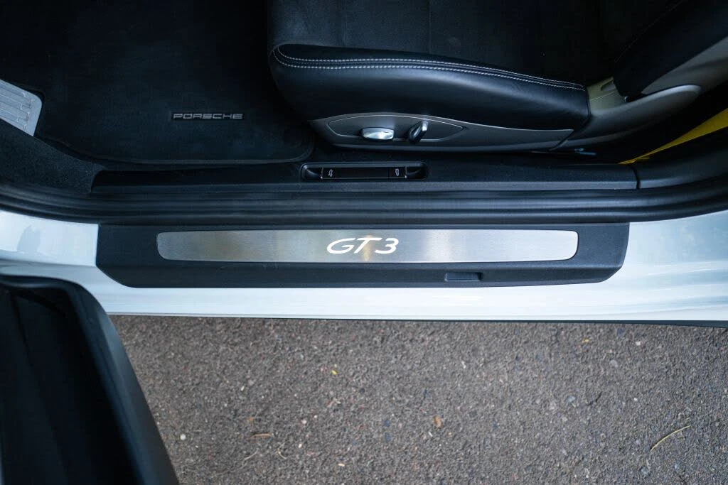 2015 Porsche 991 GT3 - Image 30 of 31