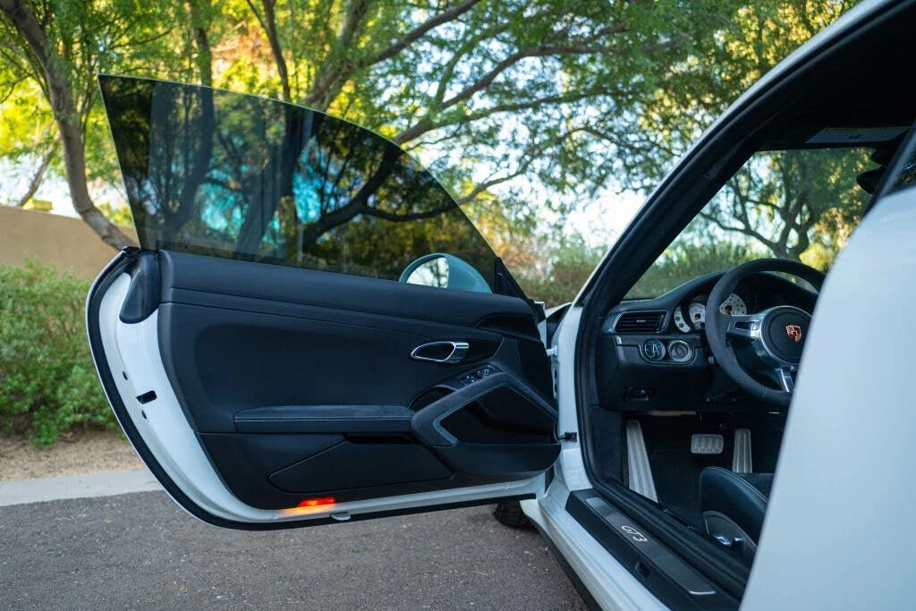 2015 Porsche 991 GT3 - Image 24 of 31