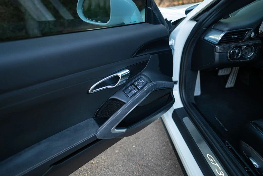 2015 Porsche 991 GT3 - Image 25 of 31