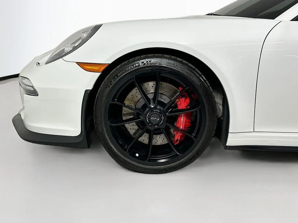 2015 Porsche 991 GT3 - Image 16 of 17
