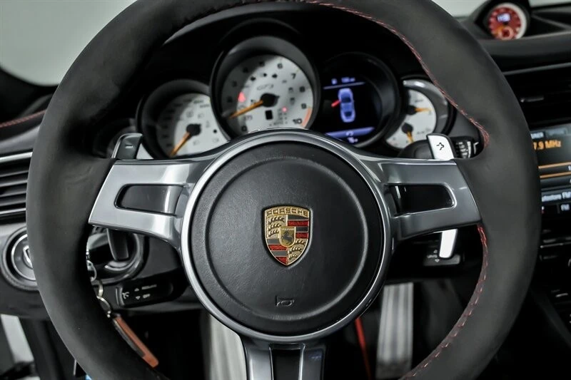 2015 Porsche 991 GT3 - Image 24 of 31