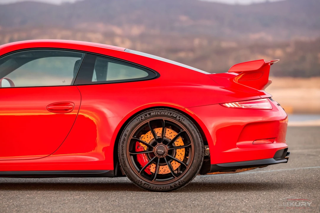 2015 Porsche 991 GT3 - Image 27 of 31
