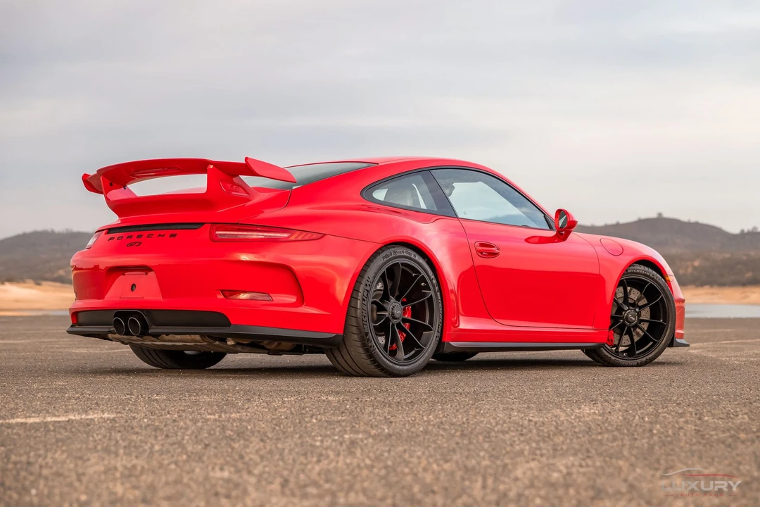 2015 Porsche 991 GT3 - Image 28 of 31