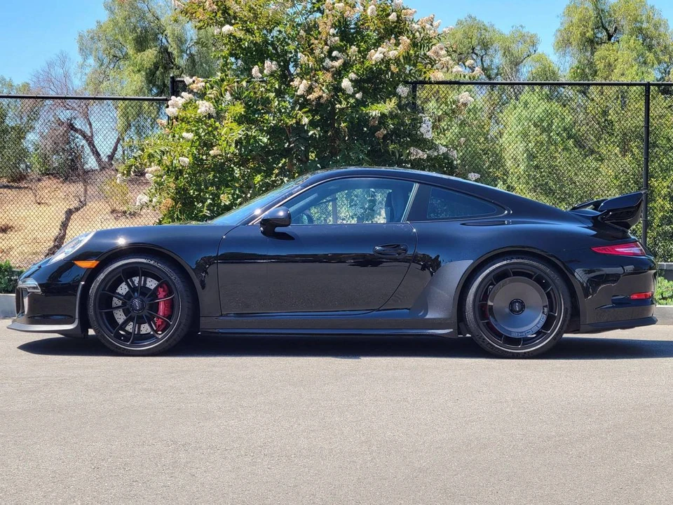 2015 Porsche 991 GT3 - Image 2 of 5