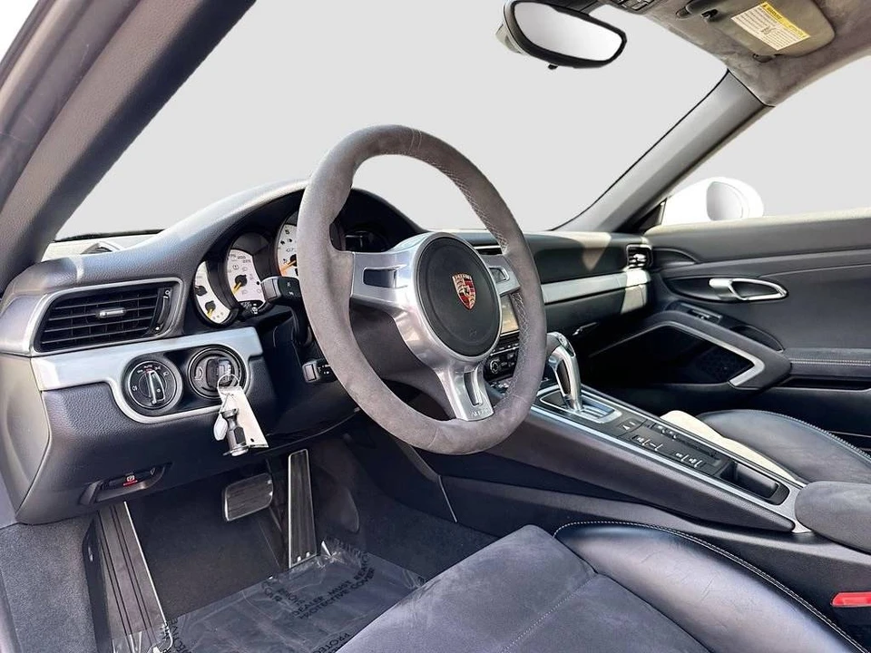 2015 Porsche 991 GT3 - Image 4 of 5
