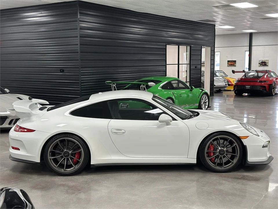 2015 Porsche 911 - Image 8 of 14
