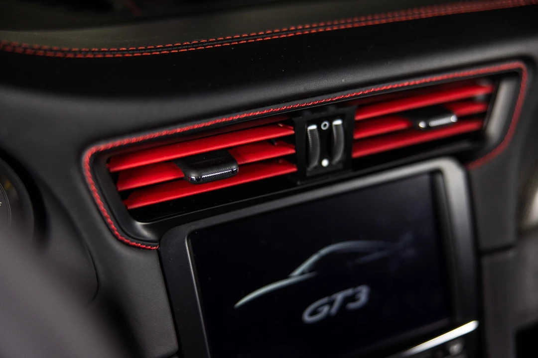 2015 Porsche 991 GT3 - Image 22 of 31