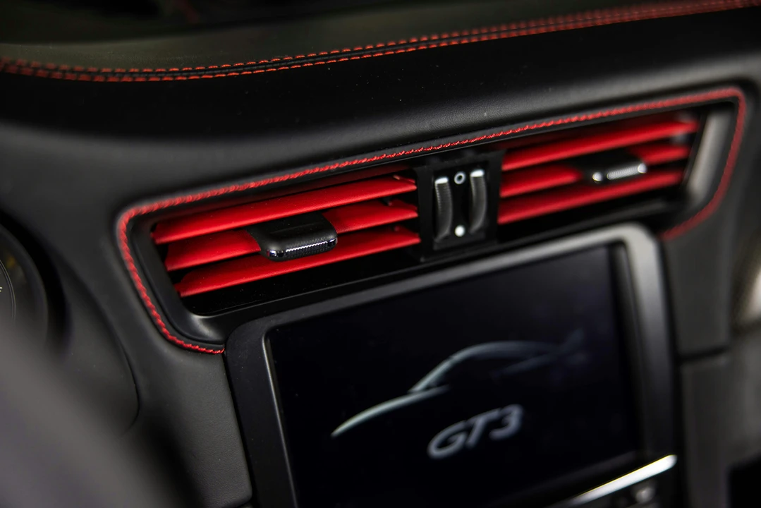 2015 Porsche 991 GT3 - Image 26 of 31