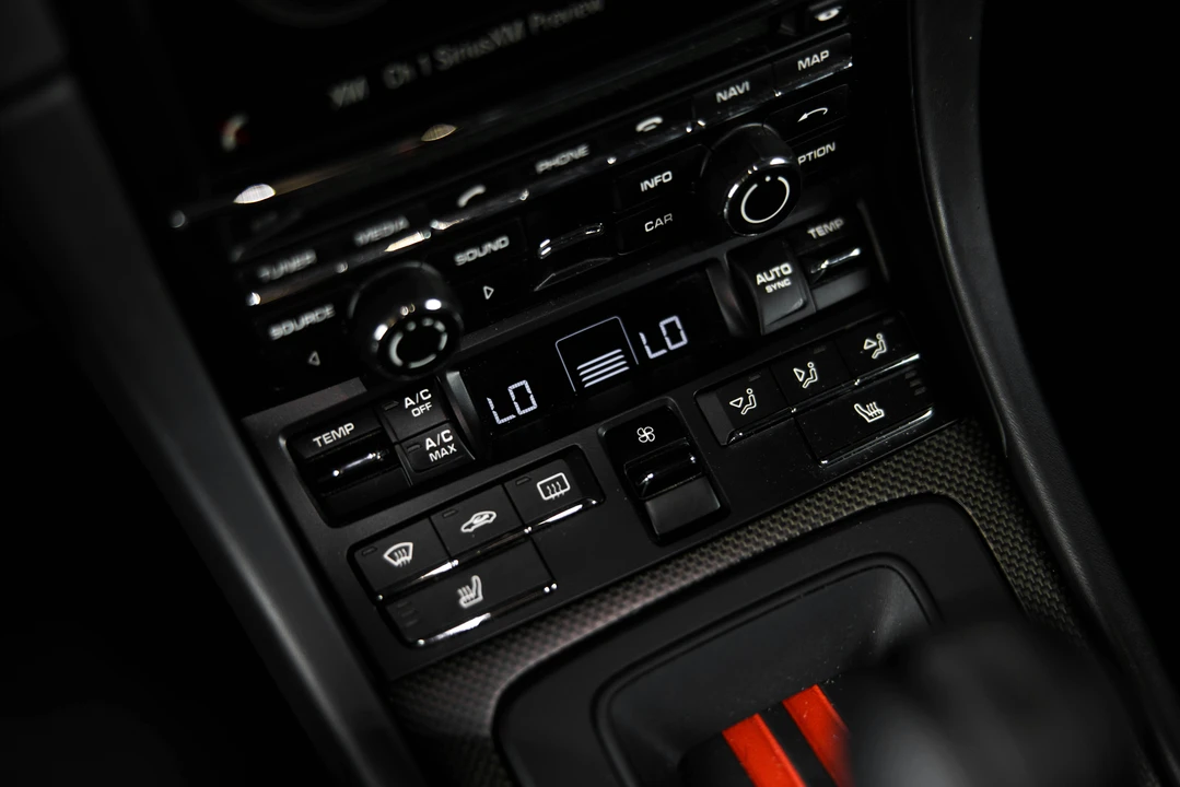 2015 Porsche 991 GT3 - Image 28 of 31