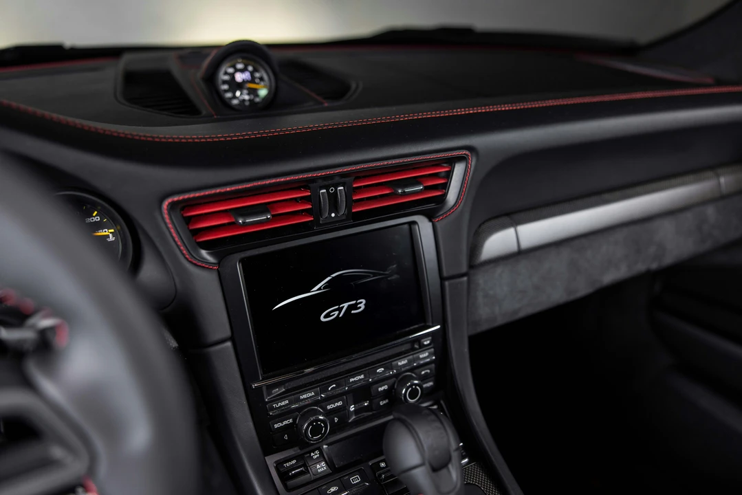 2015 Porsche 991 GT3 - Image 25 of 31