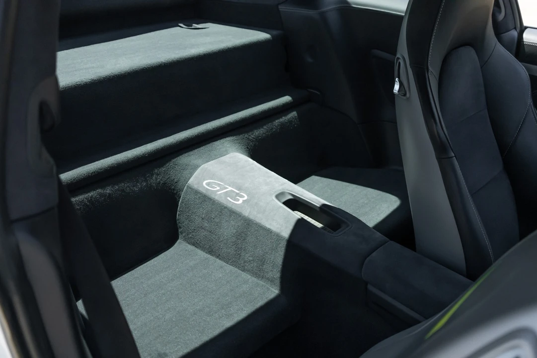 2015 Porsche 991 GT3 - Image 30 of 31