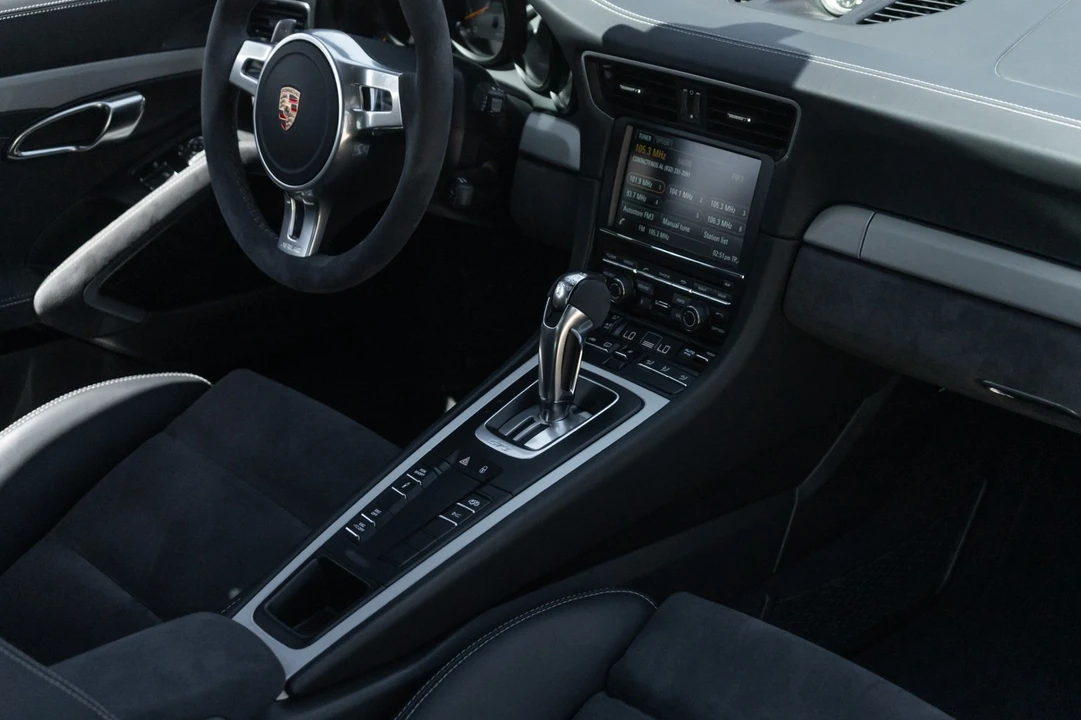 2015 Porsche 991 GT3 - Image 22 of 31