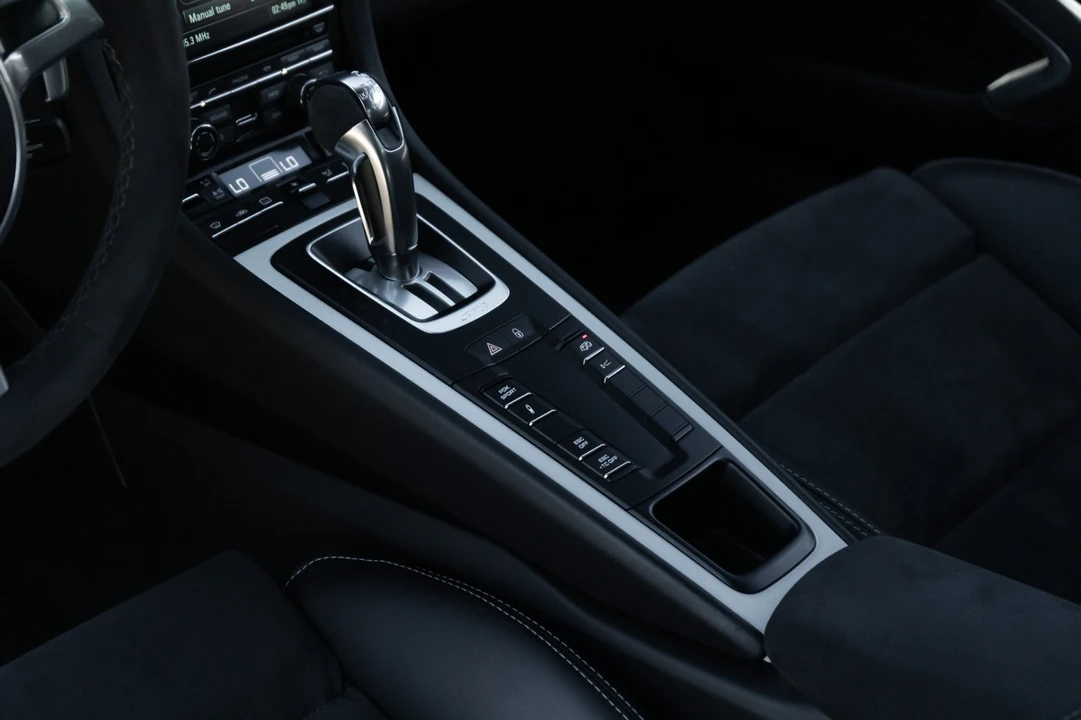 2015 Porsche 991 GT3 - Image 19 of 31