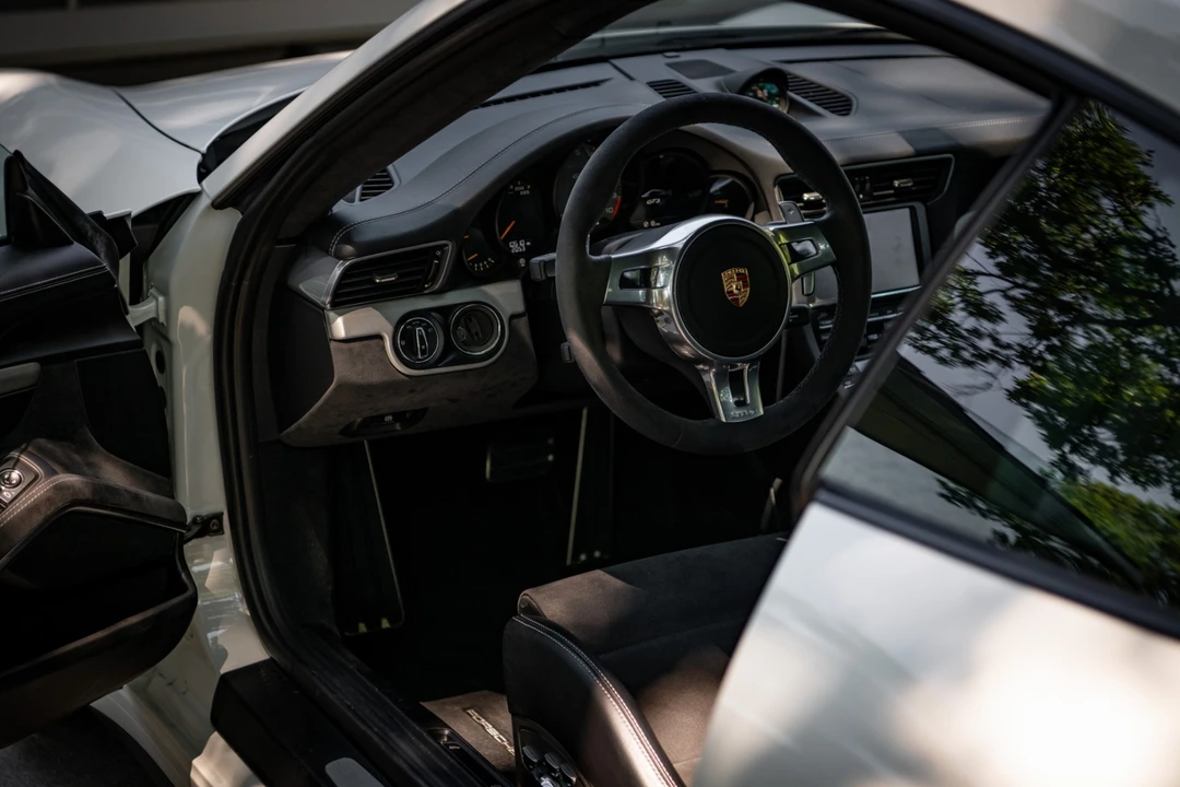 2015 Porsche 991 GT3 - Image 26 of 31