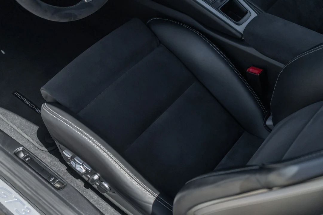 2015 Porsche 991 GT3 - Image 26 of 31