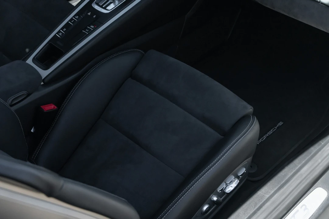 2015 Porsche 991 GT3 - Image 27 of 31