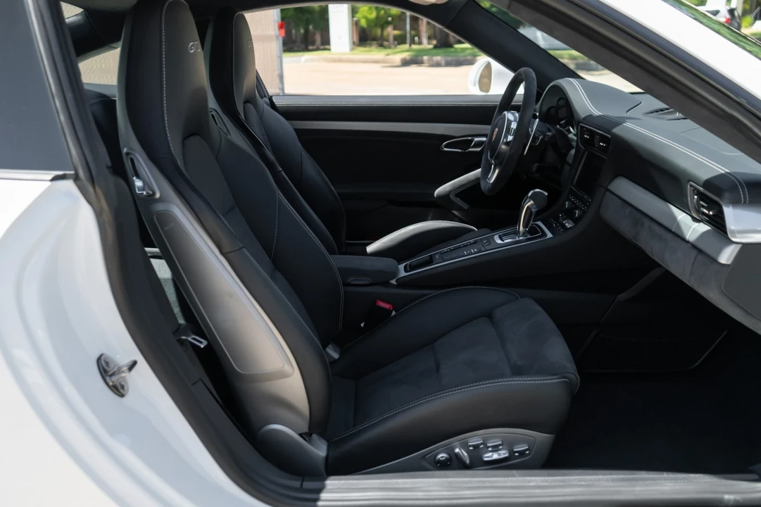 2015 Porsche 991 GT3 - Image 17 of 31