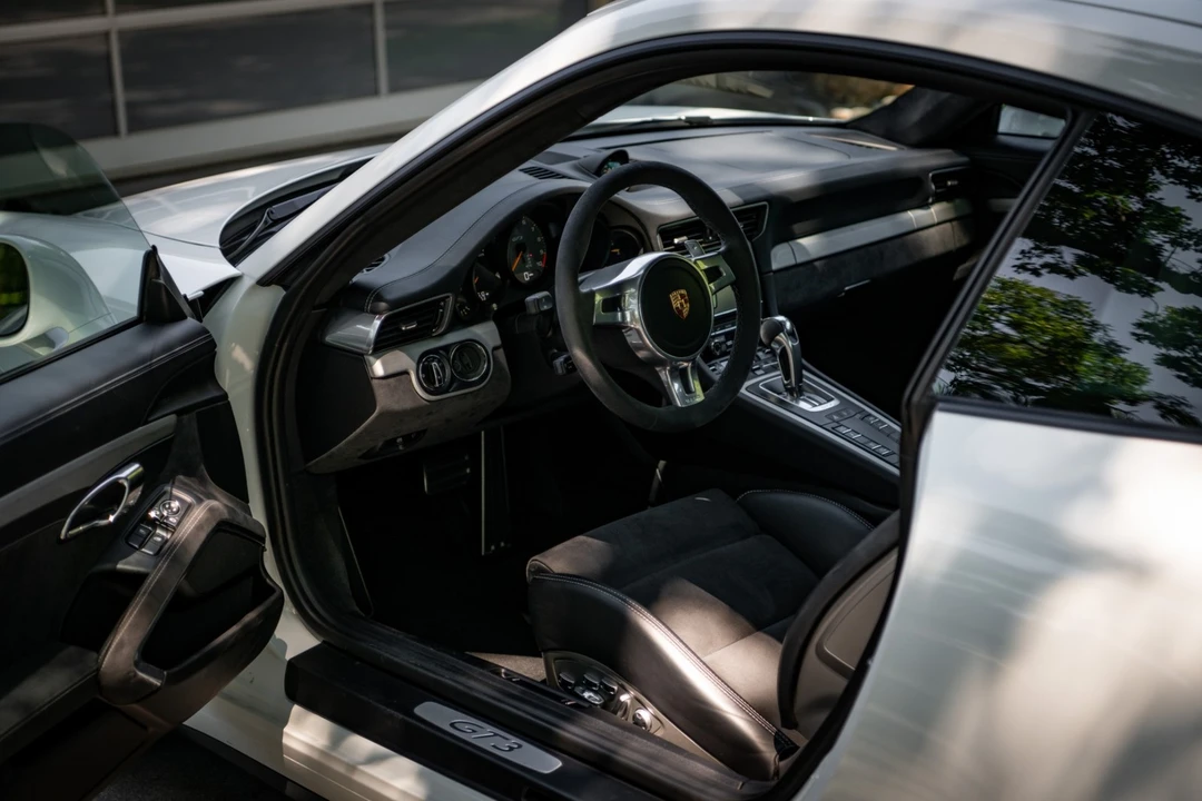 2015 Porsche 991 GT3 - Image 25 of 31