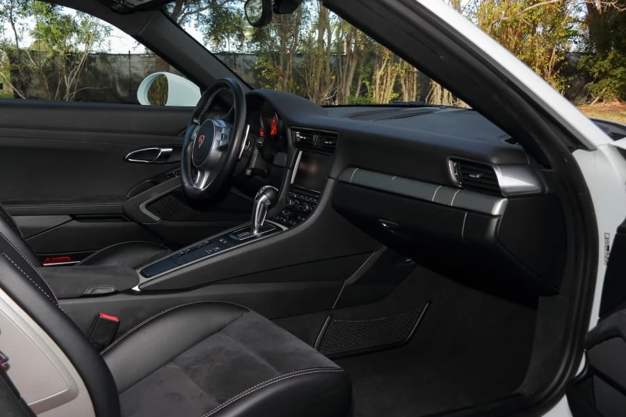 2015 Porsche 991 GT3 - Image 30 of 31