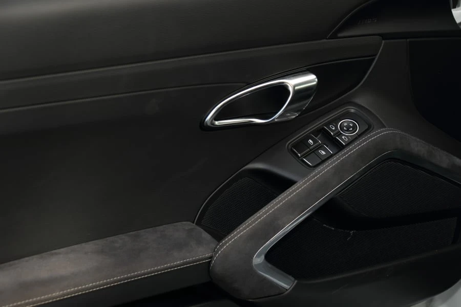 2015 Porsche 991 GT3 - Image 29 of 31