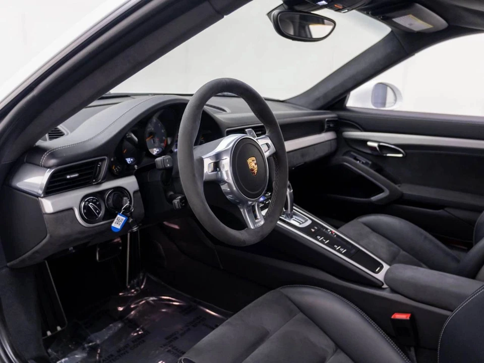 2015 Porsche 991 GT3 - Image 4 of 5