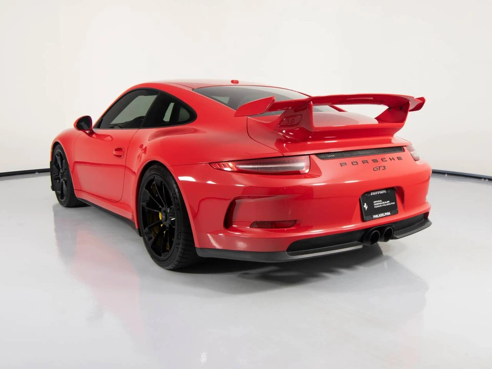 2015 Porsche 991 GT3 - Image 3 of 5