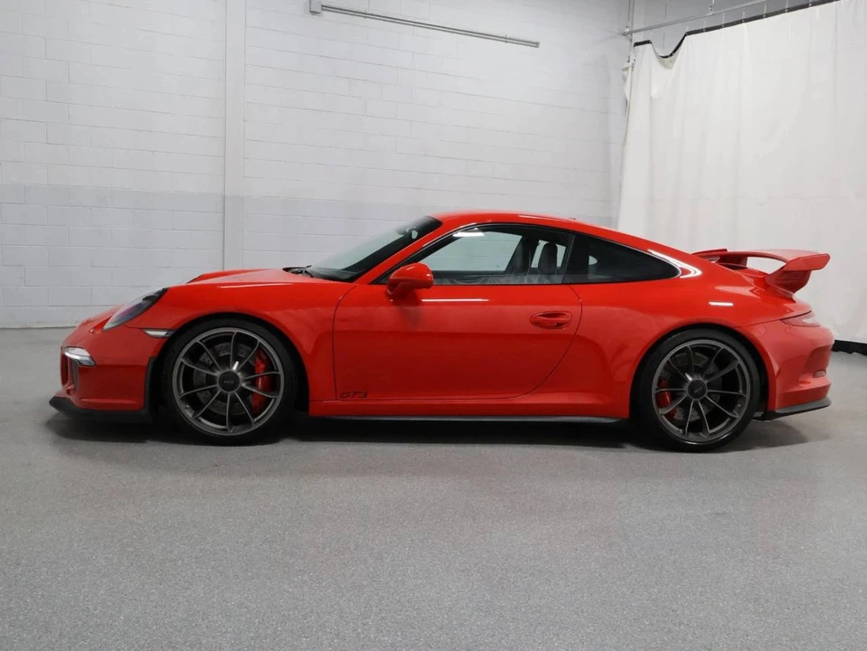 2015 Porsche 991 GT3 - Image 2 of 5