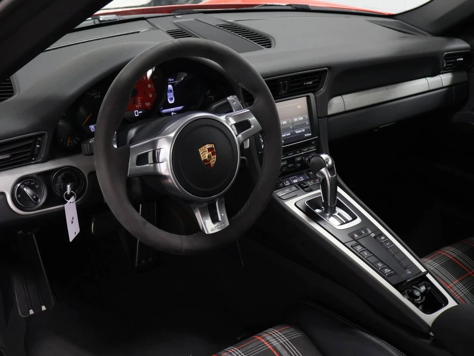 2015 Porsche 991 GT3 - Image 4 of 5