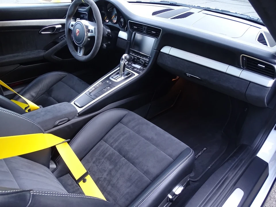 2015 Porsche 991 GT3 - Image 16 of 21