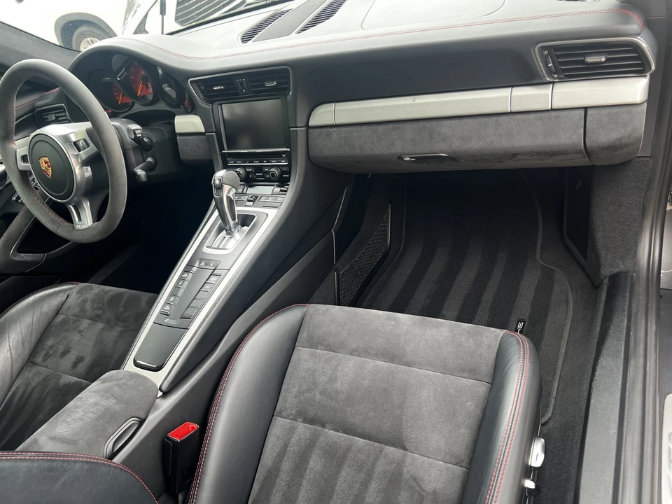2015 Porsche 991 GT3 - Image 18 of 21