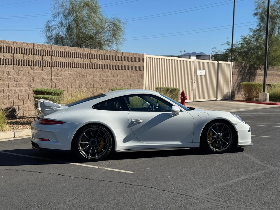 2015 Porsche 991 GT3 - Image 19 of 31