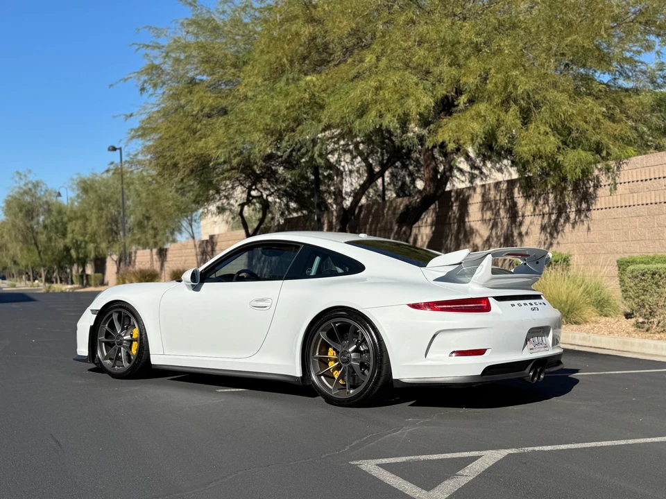 2015 Porsche 991 GT3 - Image 14 of 31
