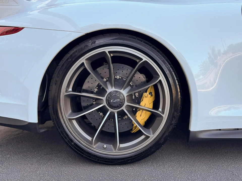 2015 Porsche 991 GT3 - Image 29 of 31