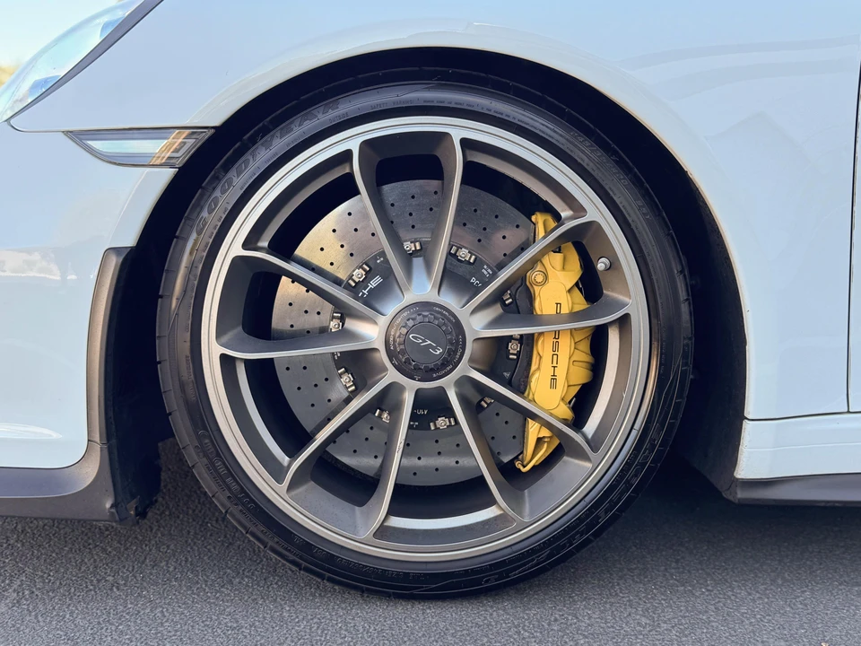 2015 Porsche 991 GT3 - Image 27 of 31