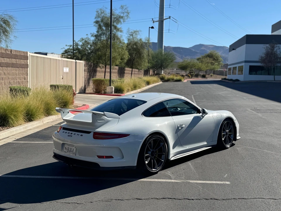 2015 Porsche 991 GT3 - Image 17 of 31